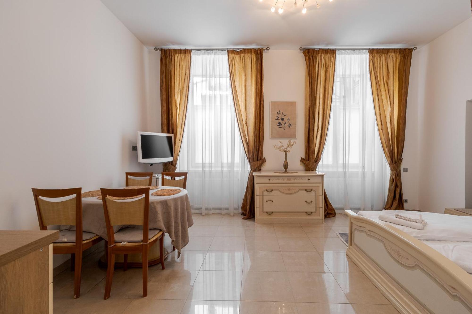 Апартаменти На Площі Ринок, 20 Lemberg Exterior foto